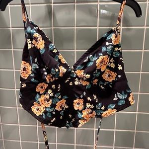 Floral halter top-boutique!